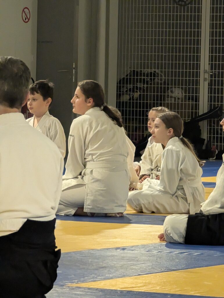 PXL_20241206_182144926