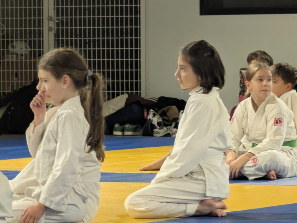 PXL_20241206_182645854