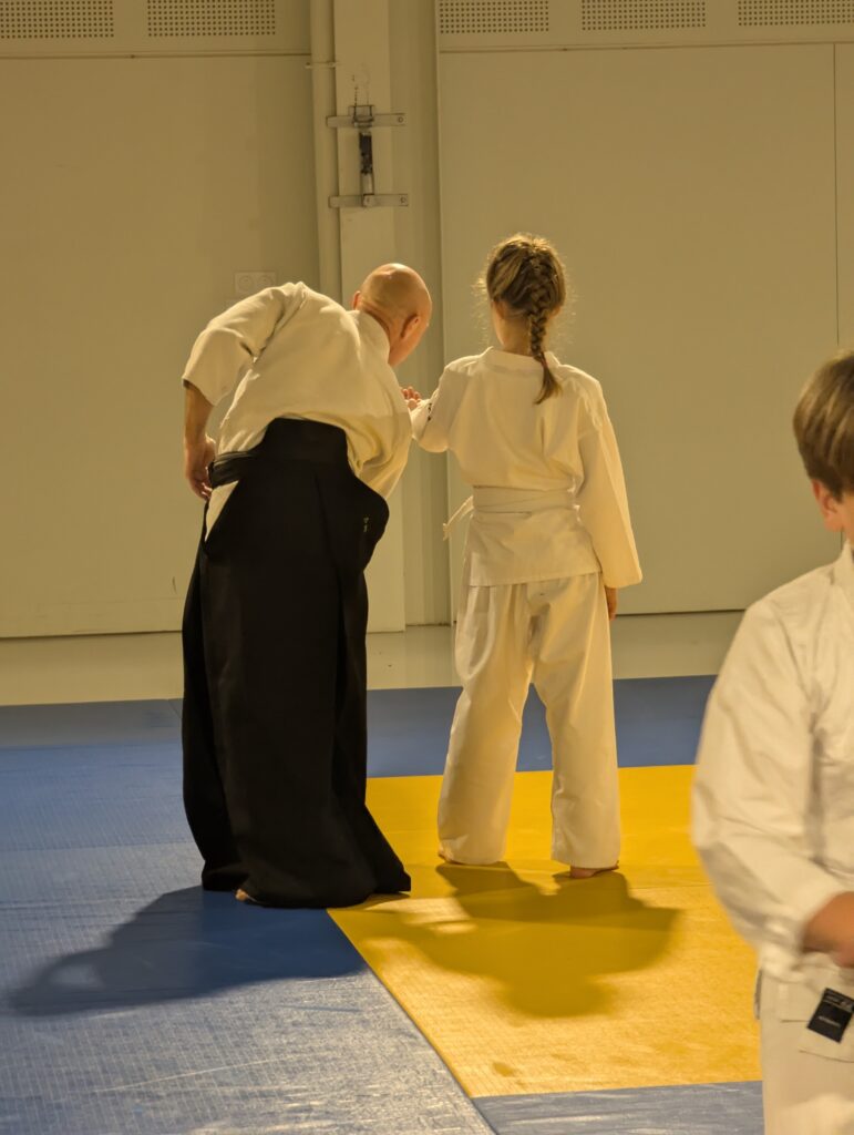 PXL_20241206_190428891