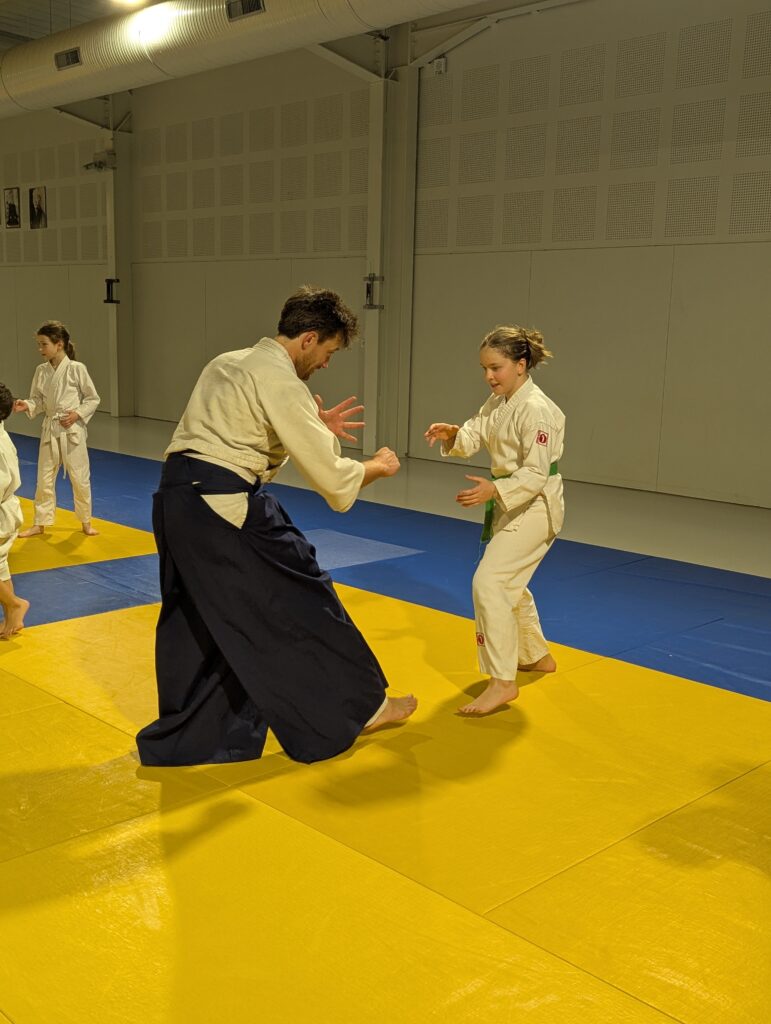 PXL_20241206_192830445