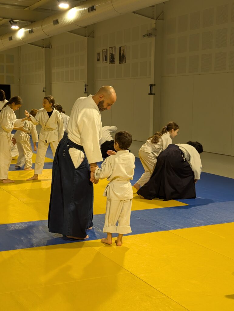 PXL_20241206_192833653